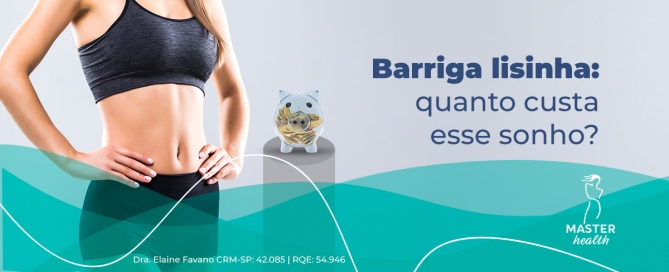 Imagem mostrando o corpo de uma mulher usando uma roupa de ginástica na cor preta, com um cofrinho transparante cheio de moedas do lado