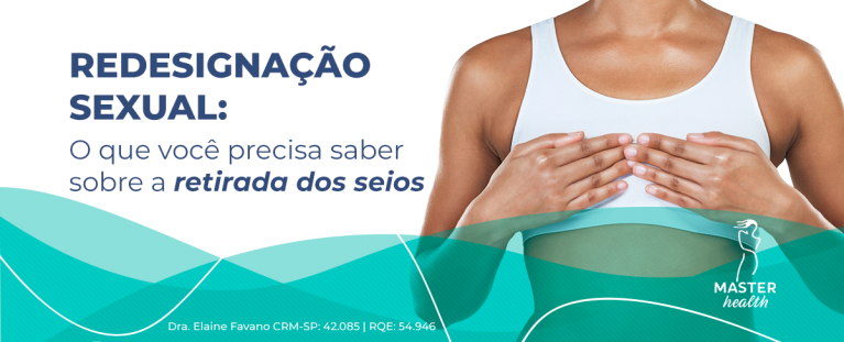 Imagem mostrando o tronco de uma pessoa, usando um top branco com as mãos na frente do peito